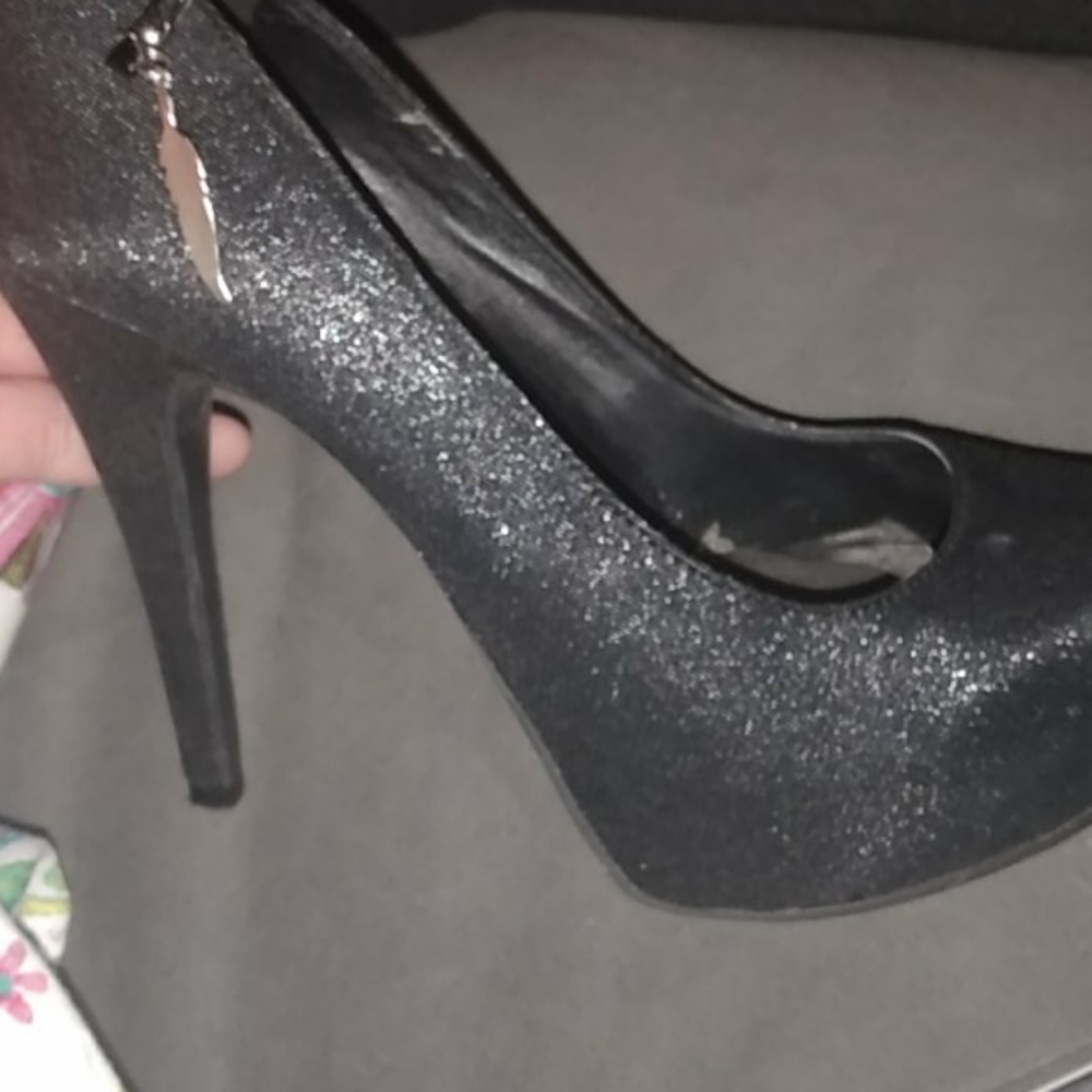 Heelss
